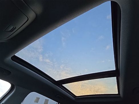 Used 2022 GMC Terrain SLT w/ Infotainment Package II image 44