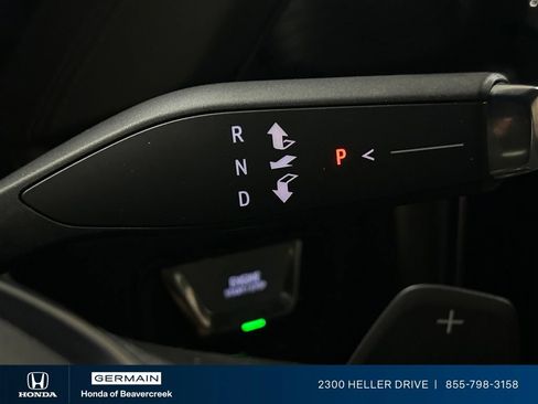 Used 2025 GMC Yukon AT4 AWD/4WD image 25