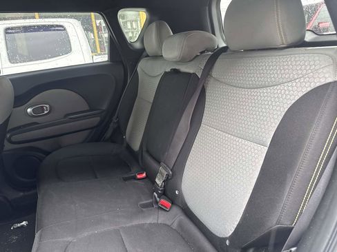 Used 2016 Kia Soul + FWD image 6