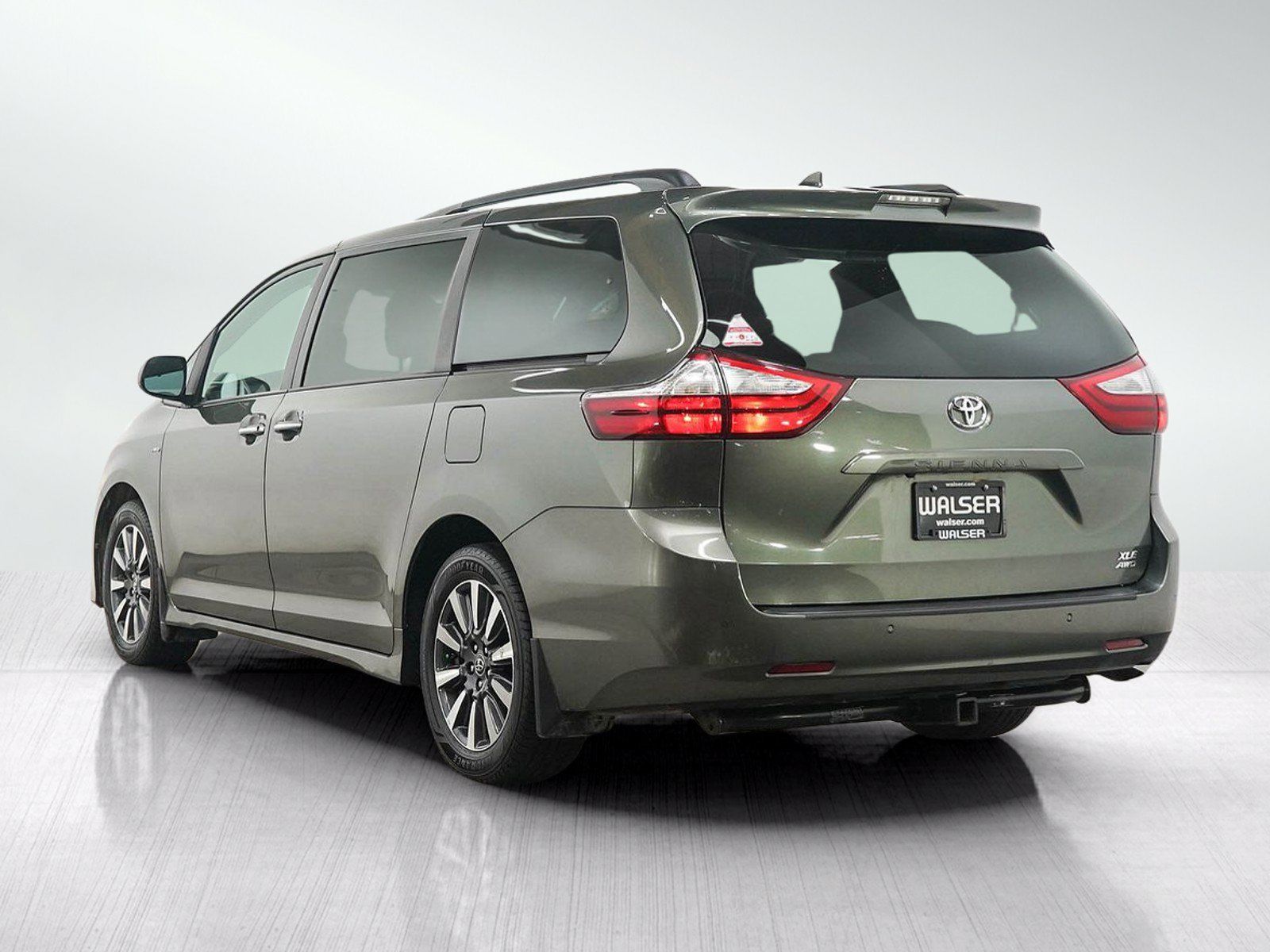 Used 2019 Toyota Sienna XLE Premium w/ Outdoor Package AWD/4WD image 3