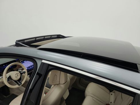 Certified 2023 Mercedes-Benz EQS 450+ SUV image 11