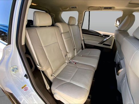 Used 2015 Lexus GX 460 w/ Premium Package AWD/4WD image 20