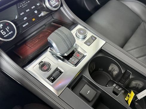 Used 2023 Jaguar F-PACE S image 20