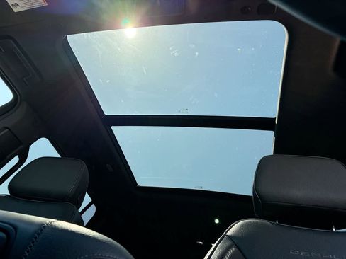 Used 2022 GMC Yukon XL Denali image 19