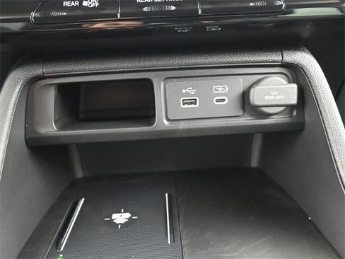 New 2025 Honda Pilot Touring image 31