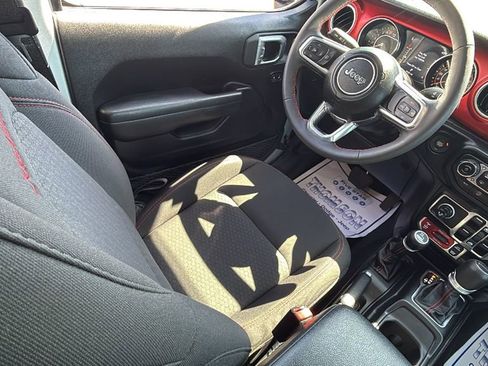 Used 2023 Jeep Gladiator Rubicon w/ Cold Weather Group image 14