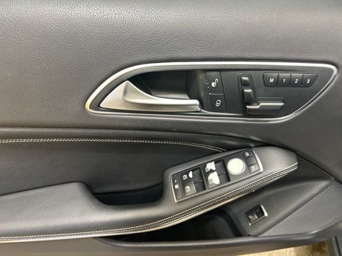 Used 2016 Mercedes-Benz GLA 250 4MATIC image 11