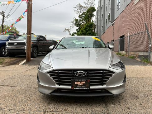 Used 2020 Hyundai Sonata SE FWD image 2