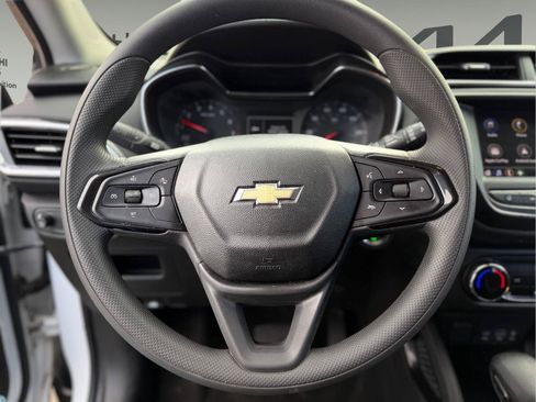 Used 2022 Chevrolet TrailBlazer LT w/ Driver Confidence Package FWD image 11