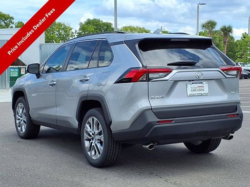 Used 2023 Toyota RAV4 XLE Premium FWD image 5
