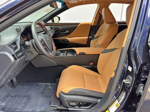 Used 2025 Lexus ES 350 Ultra Luxury w/ Accessory Package (Z1) FWD image 17