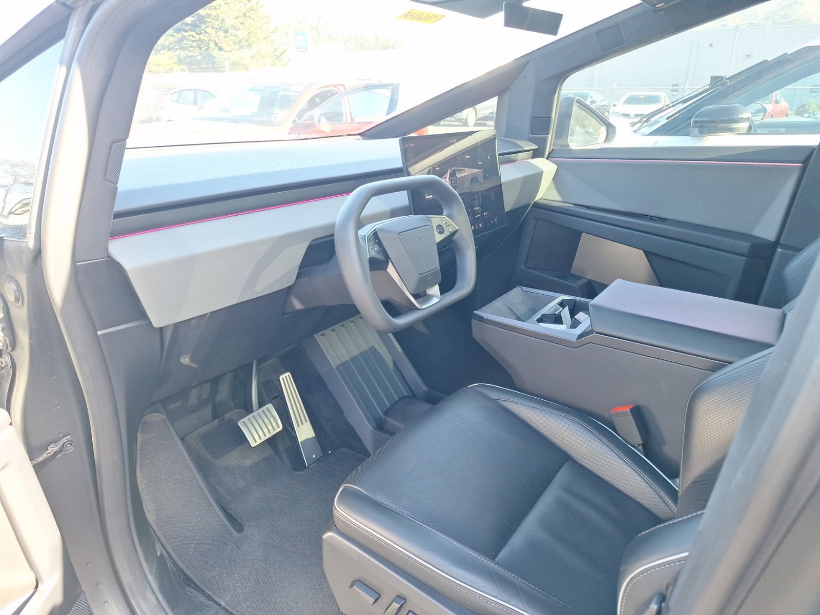 Used 2025 Tesla Cybertruck AWD Crew Cab image 8
