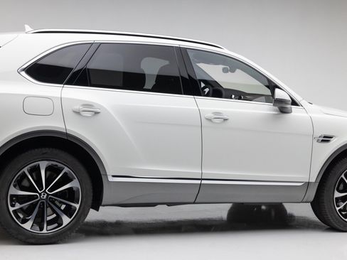 Used 2017 Bentley Bentayga AWD/4WD image 35