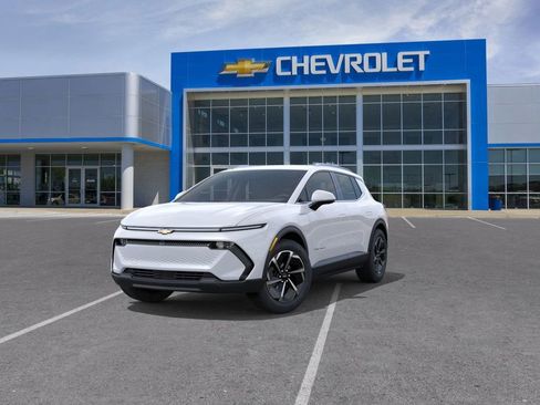 New 2026 Chevrolet Equinox EV LT image 8