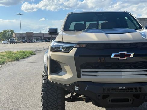 Used 2024 Chevrolet Colorado ZR2 w/ ZR2 Convenience Package III AWD/4WD image 6