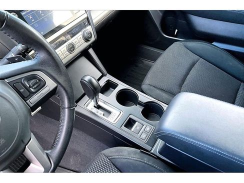 Used 2017 Subaru Outback 2.5i Premium image 16