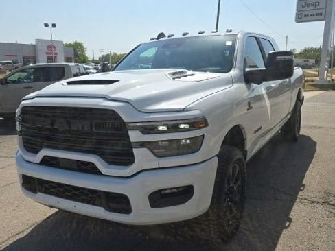 New 2026 RAM 2500 Laramie AWD/4WD image 6