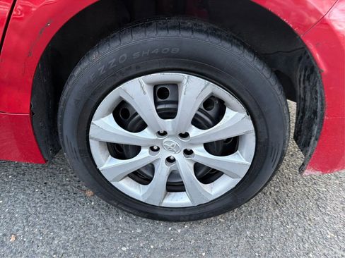 Used 2021 Toyota Corolla LE image 16