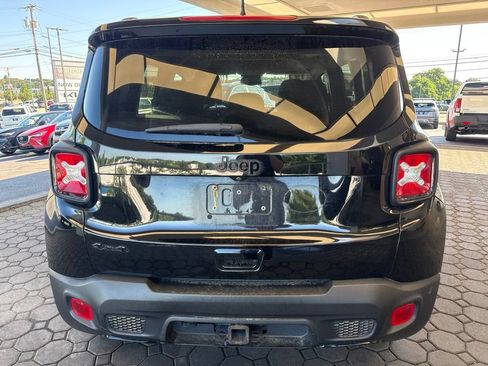 Used 2019 Jeep Renegade Altitude w/ Quick Order Package 2XM AWD/4WD image 7