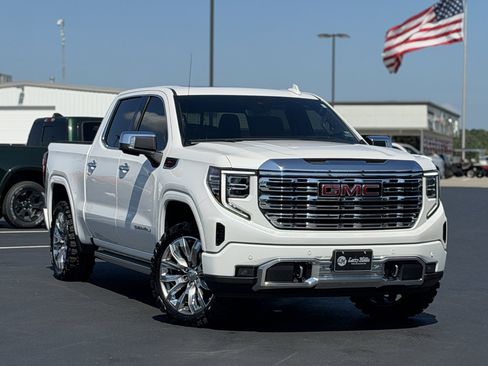 Used 2024 GMC Sierra 1500 Denali AWD/4WD image 3