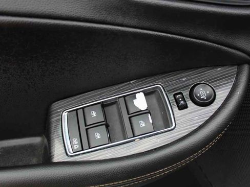 Used 2016 Chevrolet Impala LT image 13