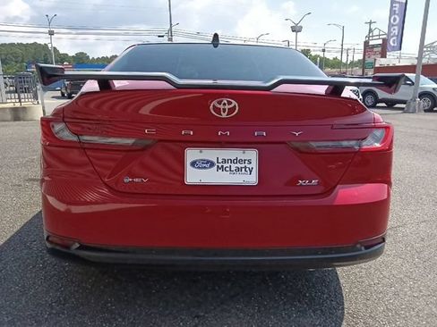Used 2025 Toyota Camry XLE FWD image 4