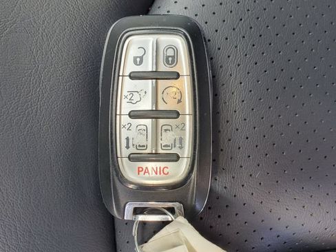 Certified 2023 Chrysler Pacifica Touring-L w/ S Appearance Package FWD image 33