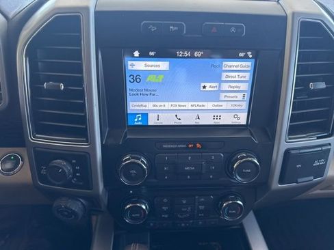 Used 2018 Ford F150 Lariat image 18