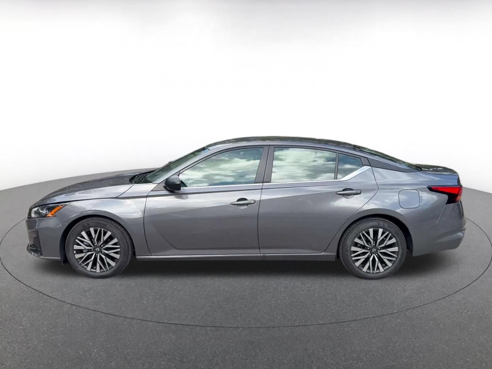 Used 2026 Nissan Altima 2.5 SV FWD image 8
