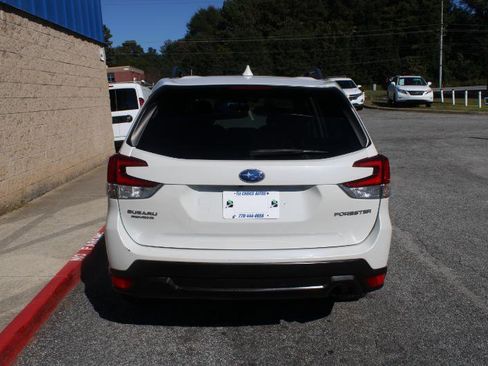 Used 2020 Subaru Forester Premium image 5