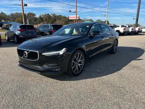 Used 2018 Volvo S90 T5 Momentum w/ Momentum Plus Package image 10