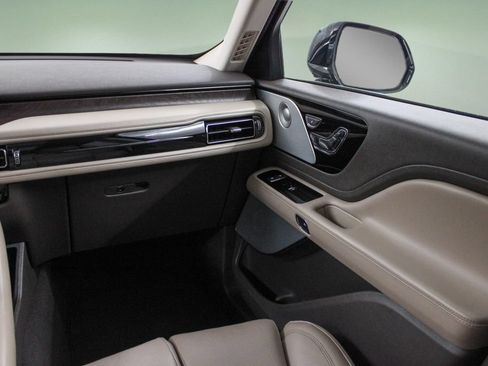 Used 2020 Lincoln Aviator Reserve w/ Equipment Group 202A AWD/4WD image 20