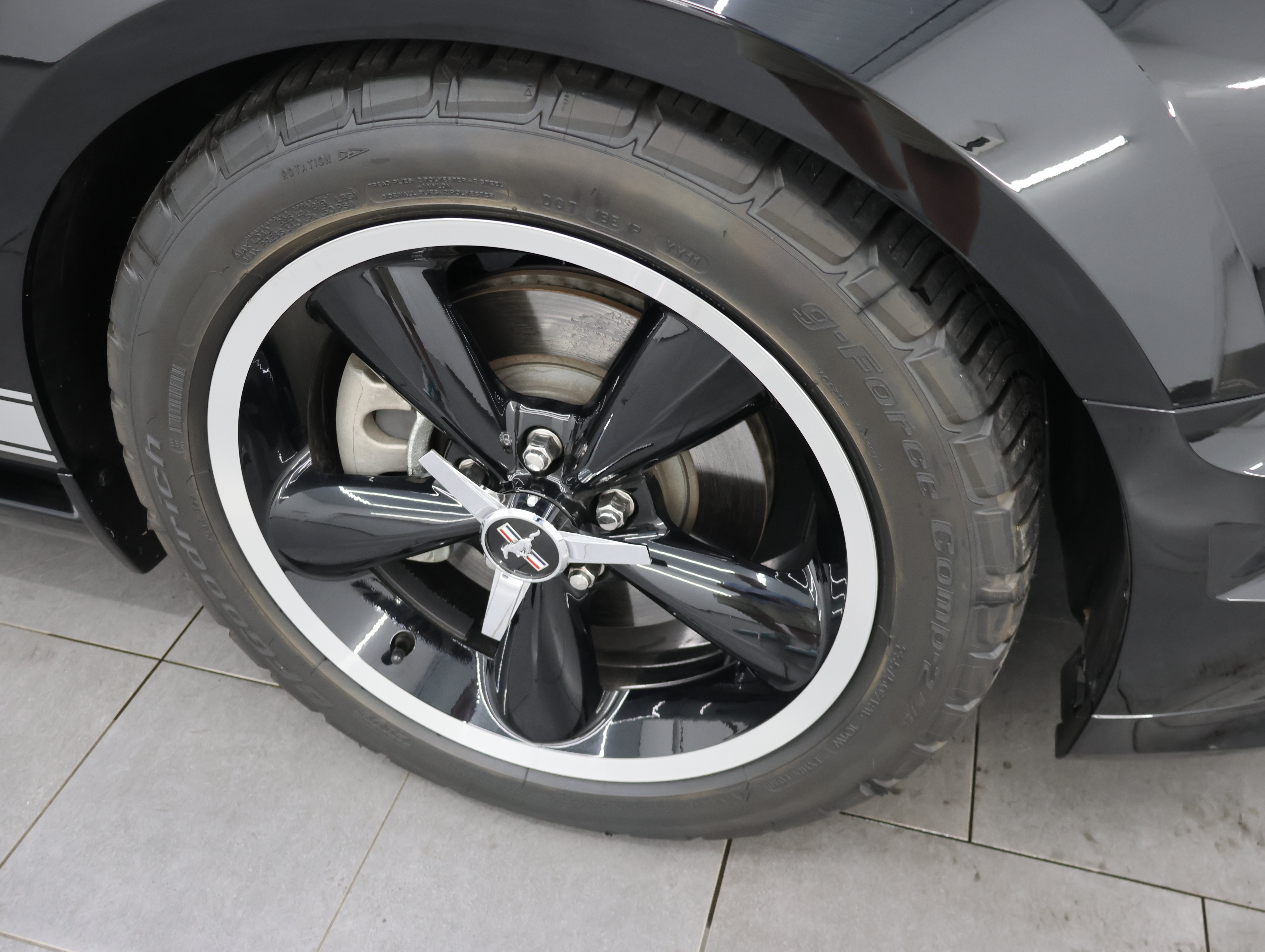 Used 2007 Ford Mustang GT RWD image 3