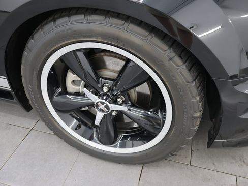 Used 2007 Ford Mustang GT RWD image 3