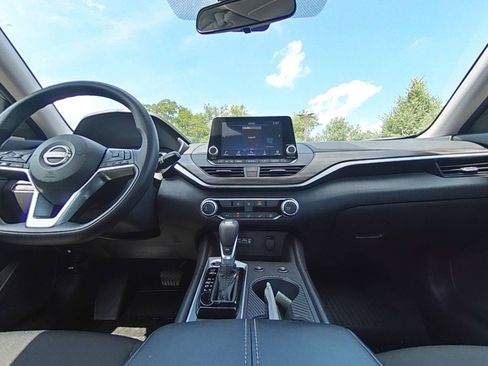 Used 2025 Nissan Altima 2.5 SV AWD/4WD image 29