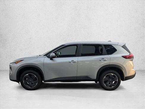 Used 2025 Nissan Rogue SV FWD image 2