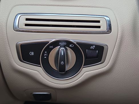 Used 2018 Mercedes-Benz C 300 Sedan image 30