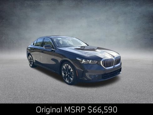 Certified 2025 BMW 530i xDrive w/ Premium Package image 9