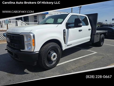 Used 2023 Ford F350 XL image 1