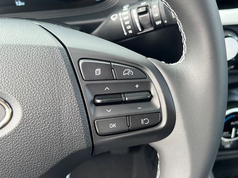 New 2025 Hyundai Venue Limited image 19