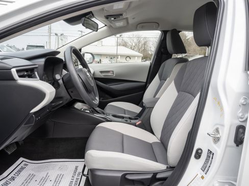 Used 2024 Toyota Corolla LE image 14