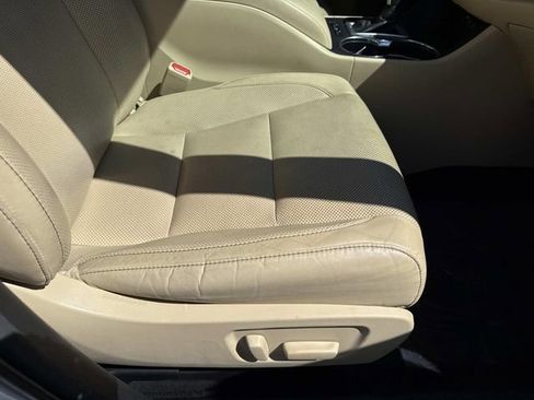 Used 2018 Toyota Highlander Limited Platinum AWD/4WD image 10
