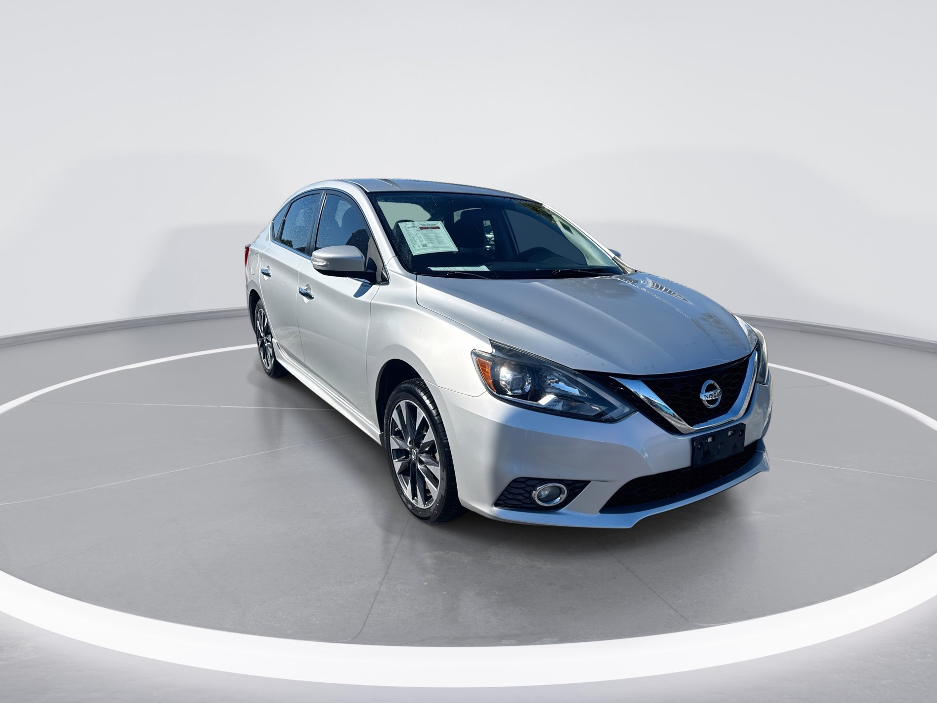 Used 2016 Nissan Sentra SR FWD image 2