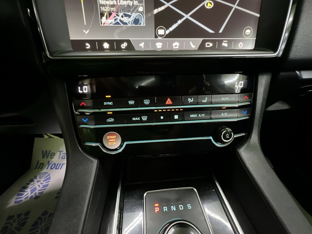 Used 2020 Jaguar F-PACE Premium AWD/4WD image 24