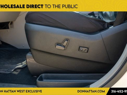 Used 2012 Chrysler Town & Country Touring w/ Entertainment Group #1 FWD image 15