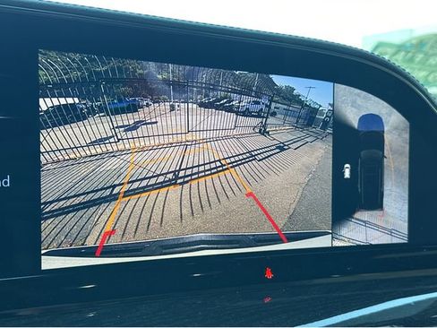 Used 2022 Cadillac Escalade Premium Luxury w/ Performance Package image 26