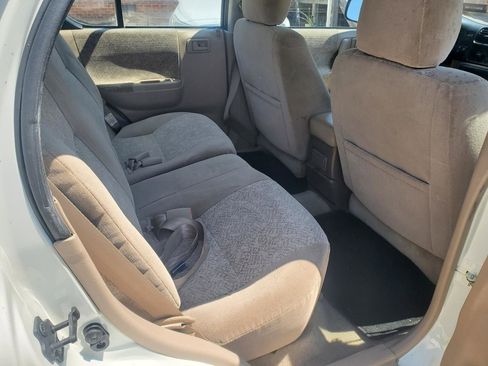 Used 2000 Isuzu Rodeo S RWD image 7
