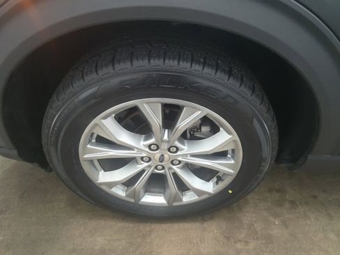 Used 2023 Ford Explorer Limited w/ Equipment Group 301A image 18