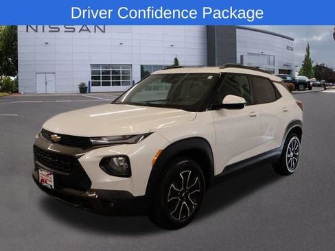 Used 2023 Chevrolet TrailBlazer ACTIV w/ Sun and Liftgate Package image 6