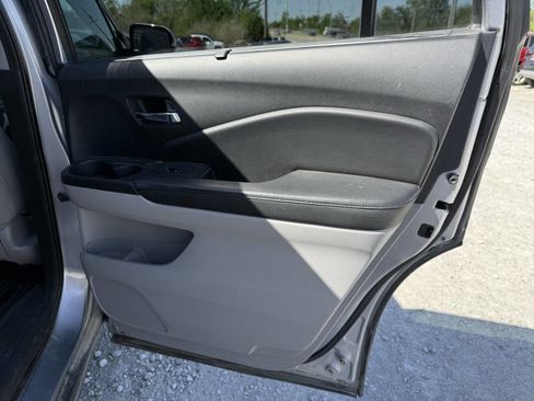 Used 2016 Honda Pilot Touring image 19